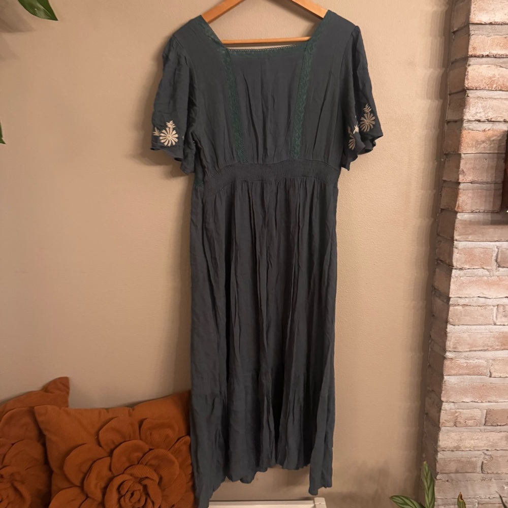 BOHME Floral Embroidered Midi Dress - Picture 6 of 6